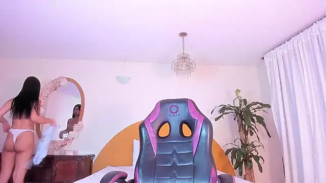 AlinaSimmons online show from April 26, 2:31 am