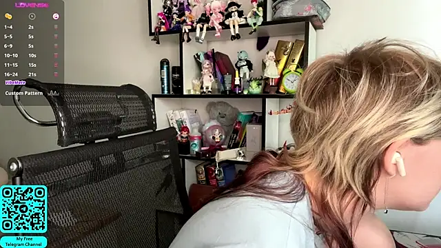 MadalynNosel online show from May 15, 7:22 am
