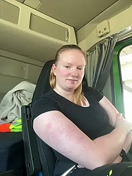 TruckerBabeLeenchen online show from April 8, 8:49 am