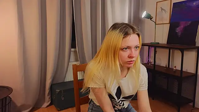 OliviaCaffery online show from April 23, 4:20 pm