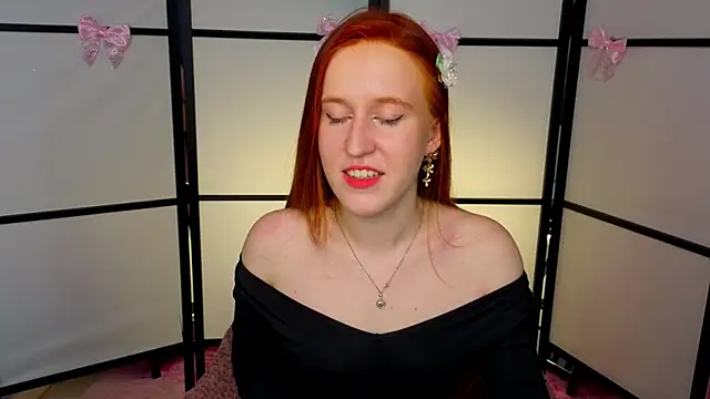 EvaBellea online show from May 9, 1:46 pm