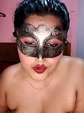 Maskedcurves online show from April 20, 7:00 am