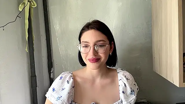 SinfulStarlight online show from April 3, 8:23 am