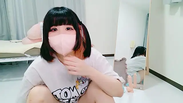 RAIMU CHAN online show from April 6, 2:18 pm