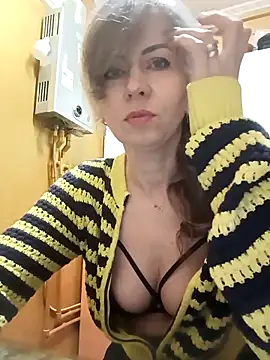 TaynaSecret online show from April 19, 8:33 pm