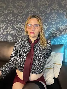 EvangelineLove  online show from June 13, 9:01 pm