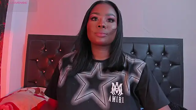 hugeboobs-ebony online show from April 27, 9:34 pm
