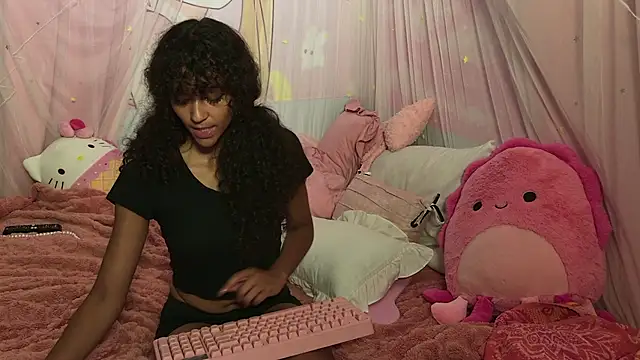 mia hart online show from June 30, 5:18 am
