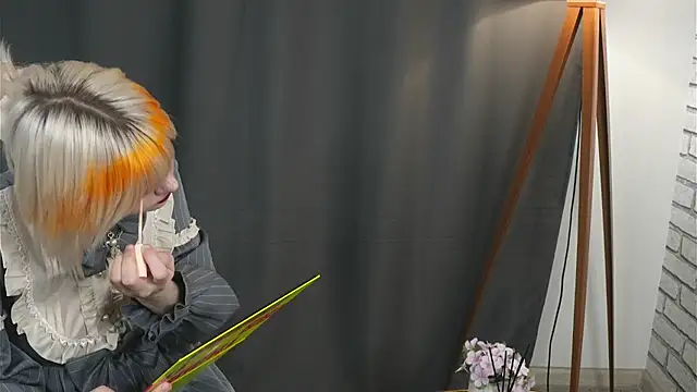 CarriKhano online show from April 6, 4:34 am