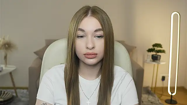 SangVivolo online show from April 5, 9:52 am