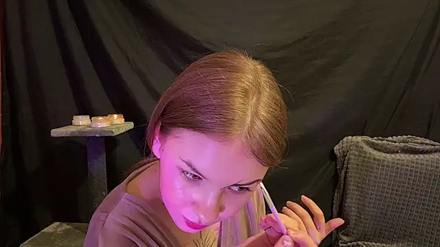KellyRose online show from April 30, 6:35 pm
