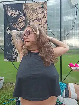 Blondejenn online show from June 10, 11:20 am