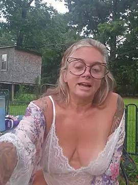 Blondejenn online show from July 30, 11:44 am