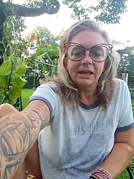 Blondejenn online show from August 1, 12:29 pm