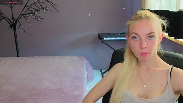 SonnySofia online show from May 18, 5:46 am