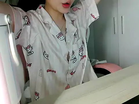 lucienguyen online show from June 23, 5:27 am