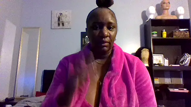 amberchill26 online show from April 28, 3:16 pm