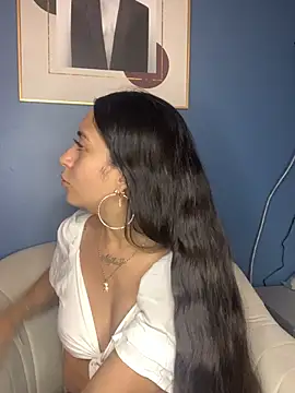 DulceLatinaxo online show from April 24, 9:39 pm
