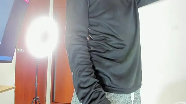 thomas and thiago online show from April 8, 6:04 am