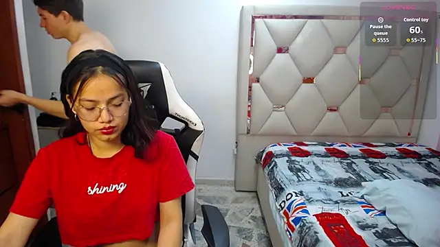 Zoe and jackk  online show from May 17, 8:41 pm