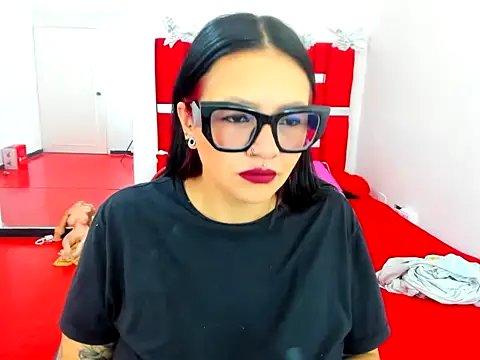 scarlett red 1 online show from June 4, 5:28 pm