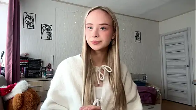 CutieAlina online show from April 14, 9:20 am