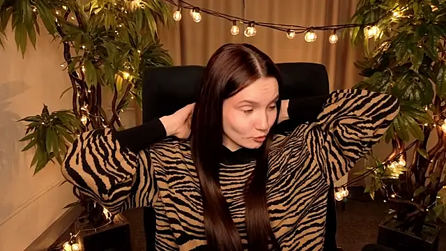 MarieFuller online show from April 8, 11:56 am