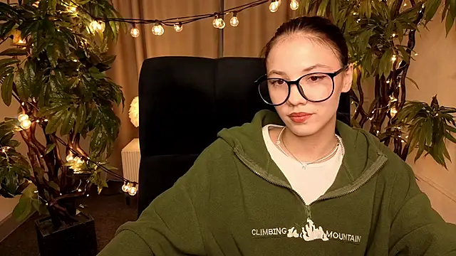 MaryFlorez online show from April 10, 7:42 pm