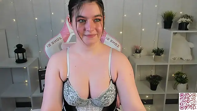 Margaret  Moon online show from April 23, 12:29 pm