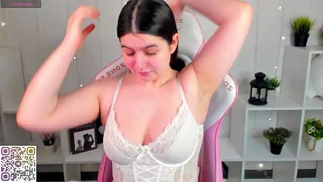 Margaret  Moon online show from May 11, 8:05 am