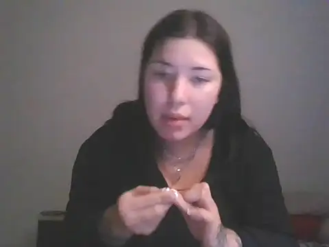 cherryxxox online show from April 13, 7:25 pm