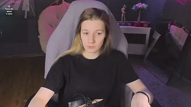 Vanessa   Lui online show from April 10, 4:35 pm