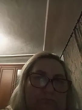 AureliaSky598 online show from June 9, 1:49 am