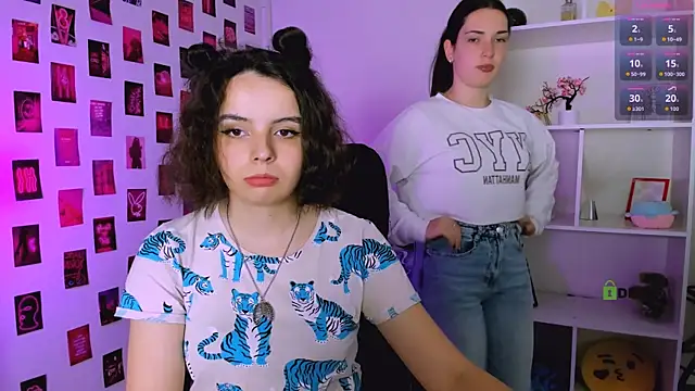 mia mooon  online show from July 16, 8:41 am