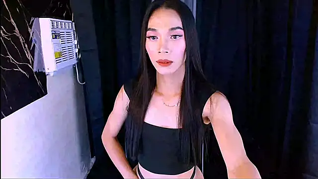 XoTrisha online show from April 13, 2:07 pm