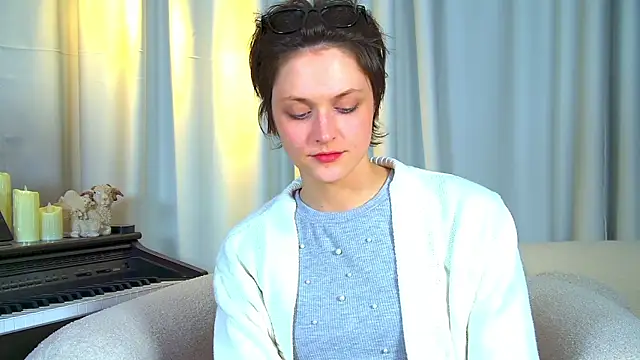 RitaRoses online show from April 28, 2:27 am