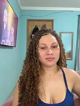 sophiiahot online show from June 15, 4:18 pm