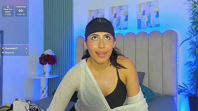 Layla amirah online show from May 10, 3:52 am