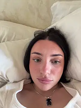 LucyHotty  online show from May 21, 8:01 am