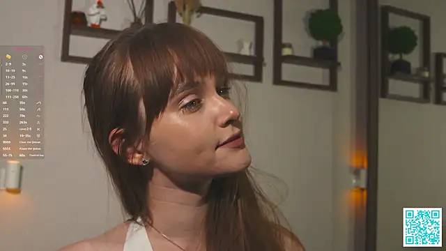 lllbombshelll online show from April 12, 6:11 pm