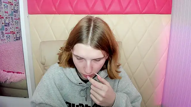 xSophieexx online show from April 21, 2:15 am