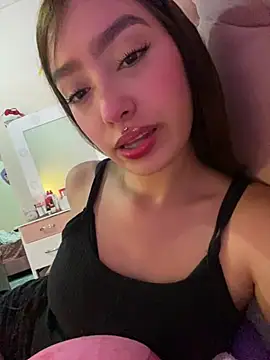 Miakittyyy online show from May 8, 2:20 pm
