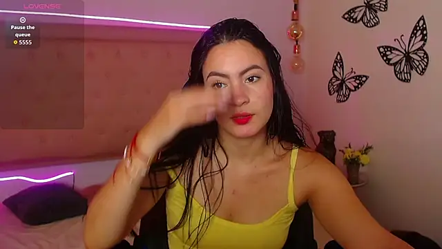 rosaleia  online show from May 28, 4:10 am