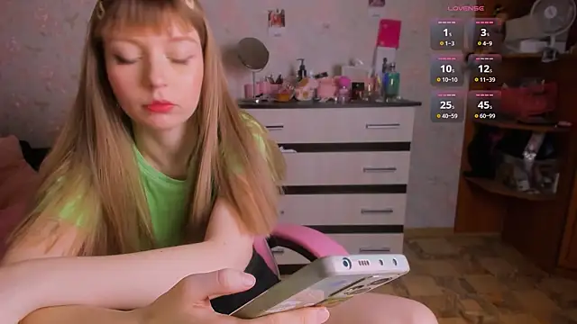 margotandyou online show from April 20, 9:29 pm