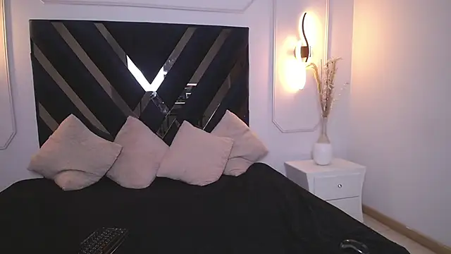 Flor pink online show from April 11, 5:13 am