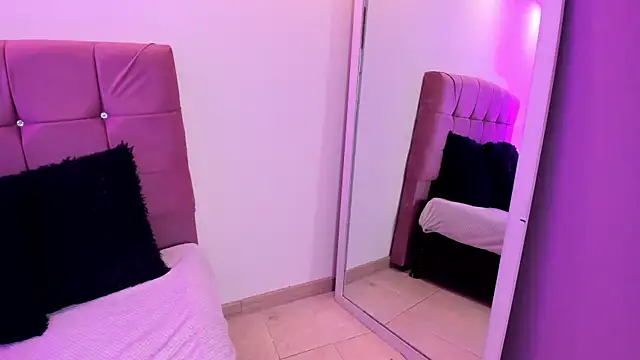 Flor pink online show from April 17, 4:03 am