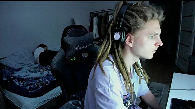 SurfSexCouple1 online show from April 11, 10:13 pm