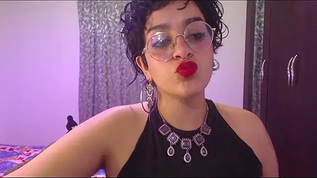 LillithMonroe online show from May 2, 3:54 am