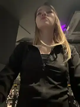 Risky Mia69 online show from April 18, 5:15 pm