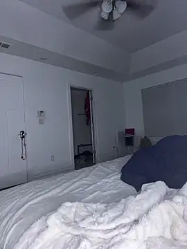 Desilovefeet online show from April 19, 1:38 am